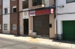 Local en alquiler en Calle Campo, 37, Villaviciosa de Odón, Madrid, 28670 con puerta, edificio, ventana, accesorio, barrio, superficie de la carretera, ladrillo, zona residencial, carretera y ciudad alrededor