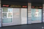 Retail for rent at Glorieta Las Amazonas, 1-28, Valdemoro, Madrid, 28341 with window blind, fixture, font, composite material, building, gas, facade, window, door and signage around