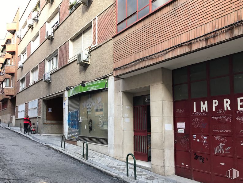 Local en alquiler en Calle Antonio Pérez, Chamartín, Madrid, 28002 con propiedad, ventana, edificio, puerta, accesorio, ladrillo, casa, barrio, diseño urbano y fachada alrededor