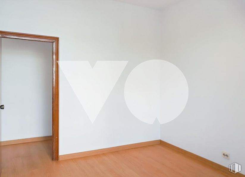 Office for sale at Carretera Canillas, Hortaleza, Madrid, 28043 with door, flooring, floor, wall, wood, wood flooring, interior design, room, laminate flooring and apartment around