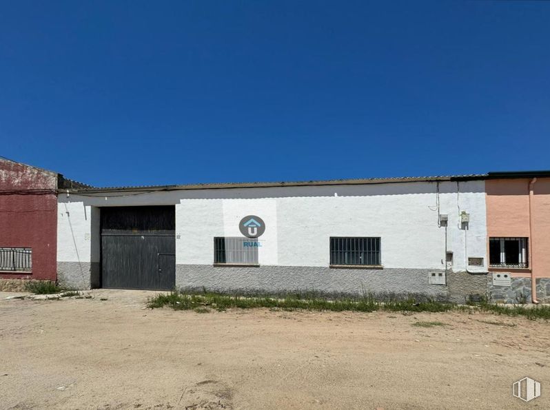 Nave en venta en Calle Real, Belvís de la Jara, Toledo, 45660 con ventana, cielo, accesorio, lote de terreno, material compuesto, planta, paisaje, fachada, tejado y hormigón alrededor