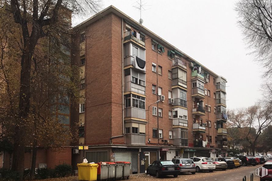 Local en venta en Calle Escoriaza, 5, Villaverde, Madrid, 28041 con edificio, cielo, ventana, coche, planta, rueda, neumático, vehículo, árbol y bloque de torre alrededor