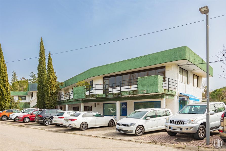 Local en venta en Calle Valle Cares, 22, Boadilla del Monte, Madrid, 28660 con coche, neumático, rueda, edificio, luz de estacionamiento, cielo, vehículo terrestre, vehículo, propiedad y vehículo de motor alrededor