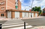 Local en alquiler en Avenida Buenos Aires, 1, Getafe, Madrid, 28907 con edificio, nube, cielo, ventana, infraestructura, superficie de la carretera, asfalto, diseño urbano, luz de la calle y cruce de cebras alrededor