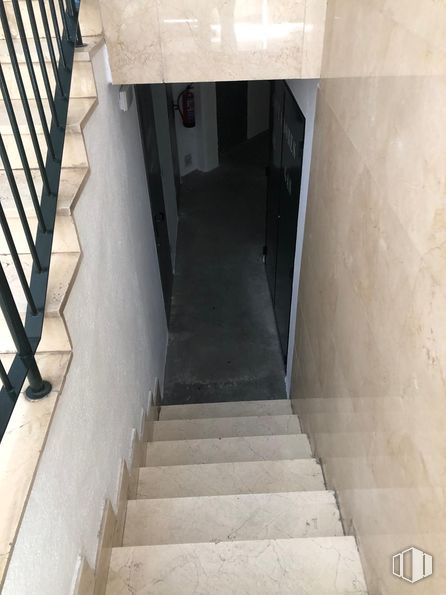 Retail for rent at Calle San Agustín, Las Rozas de Madrid, Madrid, 28230 with stairs, building, fixture, composite material, wood, symmetry, house, handrail, concrete and plant around