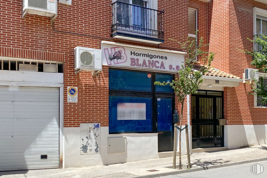 Local en alquiler en Calle Manuel Mac-Crohon, 52, Morata de Tajuña, Madrid, 28530 con ventana, puerta, accesorio, planta, edificio, ladrillo, albañilería, madera, material de construcción y fachada alrededor