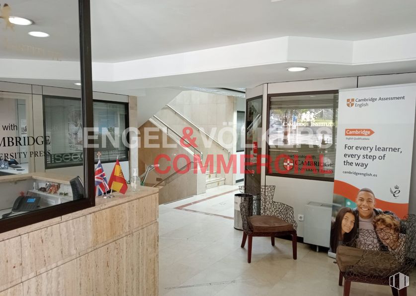 Office for rent at Plaza España, Centro, Madrid, 28008 with cabinetry, chair, building, floor, flooring, comfort, ceiling, bench, wood and house around