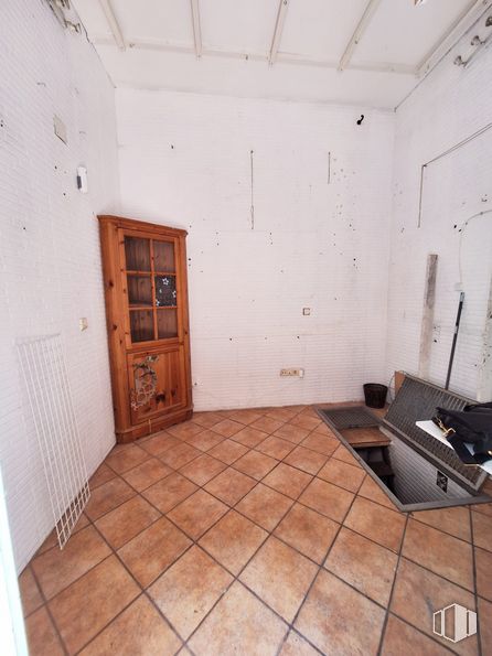 Local en venta en Calle Quesada, 2, Chamberí, Madrid, 28010 con puerta, madera, edificio, interiorismo, suelo, suelos, tinte para madera, madera dura, accesorio y hall alrededor