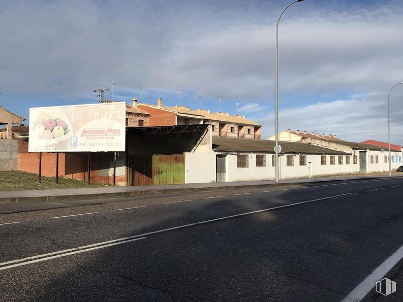 Industrial for sale at Calle Real, Yuncos, Toledo, 45210 with cloud, sky, street light, road surface, asphalt, tar, thoroughfare, road, tints and shades and facade around