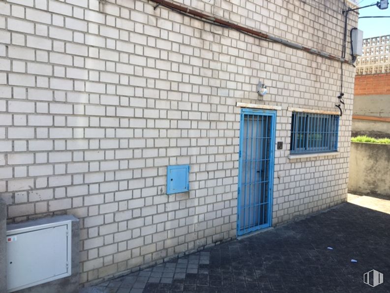 Nave en alquiler en Calle Guadalquivir, 7, Fuenlabrada, Madrid, 28947 con ventana, puerta, albañilería, ladrillo, superficie de la carretera, edificio, pared, asfalto, planta y fachada alrededor