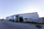 Industrial for sale at Calle Viena, 2, Torres de la Alameda, Madrid, 28813 with house, sky, plant, property, building, asphalt, land lot, residential area, tree and gas around