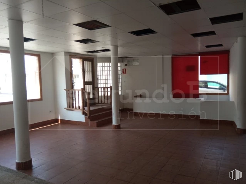 Local en venta en Calle San Roque, 1, Valdetorres de Jarama, Madrid, 28150 con ventana, suelo, hall, accesorio, suelos, madera, techo, televisión, madera dura y vidrio alrededor