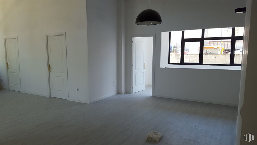 Oficina en venta en Calle Secoya, 14, Carabanchel, Madrid, 28054 con ventana, alumbrado, mediante, propiedad, accesorio, sombra, suelo, piso, propiedad material, madera y tintes y matices alrededor