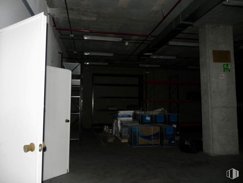 Oficina en venta en Edificio Auge III, Calle María Tubau, 4, Fuencarral - El Pardo, Madrid, 28050 con gas, piso, cableado eléctrico, ingenieria, madera, máquina, electricidad, metal, edificio y estantería alrededor