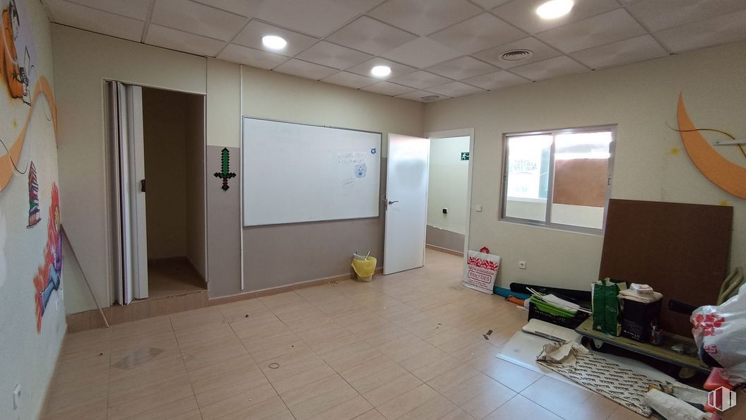 Retail for sale & for rent at Calle Marbella, 35, Arroyomolinos, Madrid, 28939 with packaged goods, building, interior design, flooring, door, wall, ceiling, window, house and fixture around