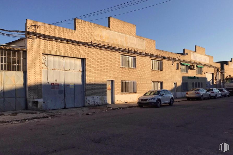 Nave en venta en Segunda Avenida, Torrejón de la Calzada, Madrid, 28991 con coche, edificio, arquitectura, material compuesto, hormigón, material de construcción y iluminación natural alrededor