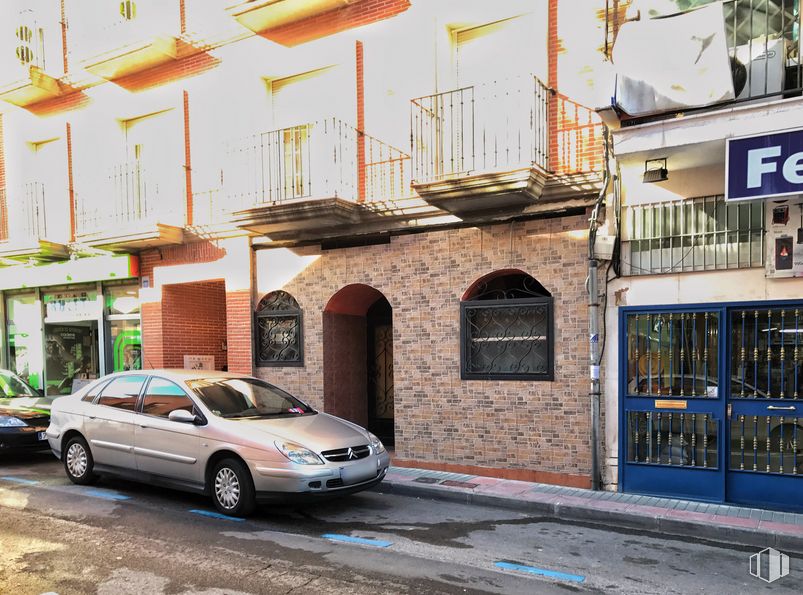 Local en alquiler en Avenida Consuelo, 6, Ciempozuelos, Madrid, 28350 con coche, ventana, neumático, edificio, luz de estacionamiento automotriz, vehículo terrestre, rueda, vehículo, vehículo de motor y planta alrededor