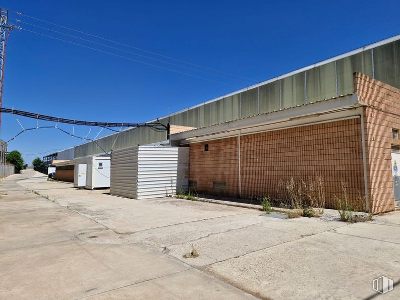 Nave en alquiler en Polígono industrial Yuncler, Villaluenga de la Sagra, Toledo, 45529 con cielo, durante el día, superficie de la carretera, asfalto, lote de terreno, planta, arquitectura, diseño urbano, material compuesto y zona residencial alrededor