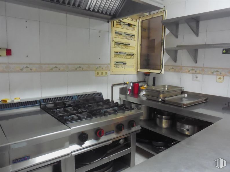 Local en venta en Avenida Toreros, Salamanca, Madrid, 28028 con aparato de cocina, electrodoméstico, encimera, cocina, cocina, ebanistería, electrodoméstico, edificio, gas y casa alrededor