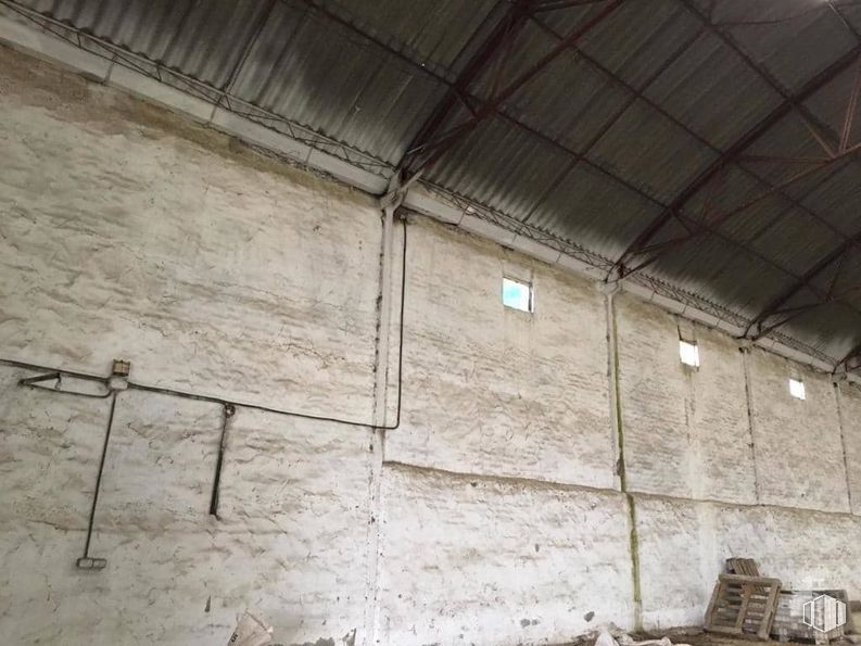 Industrial for sale at Calle Cerro Molino, Tresjuncos, Cuenca, 16422 with wood, beam, floor, tints and shades, roof, brickwork, flooring, ceiling, concrete and brick around